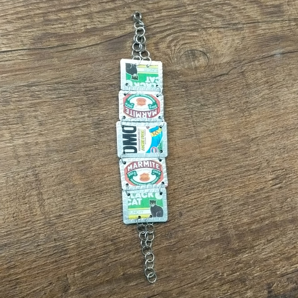 Silver bracelet made with recyclables